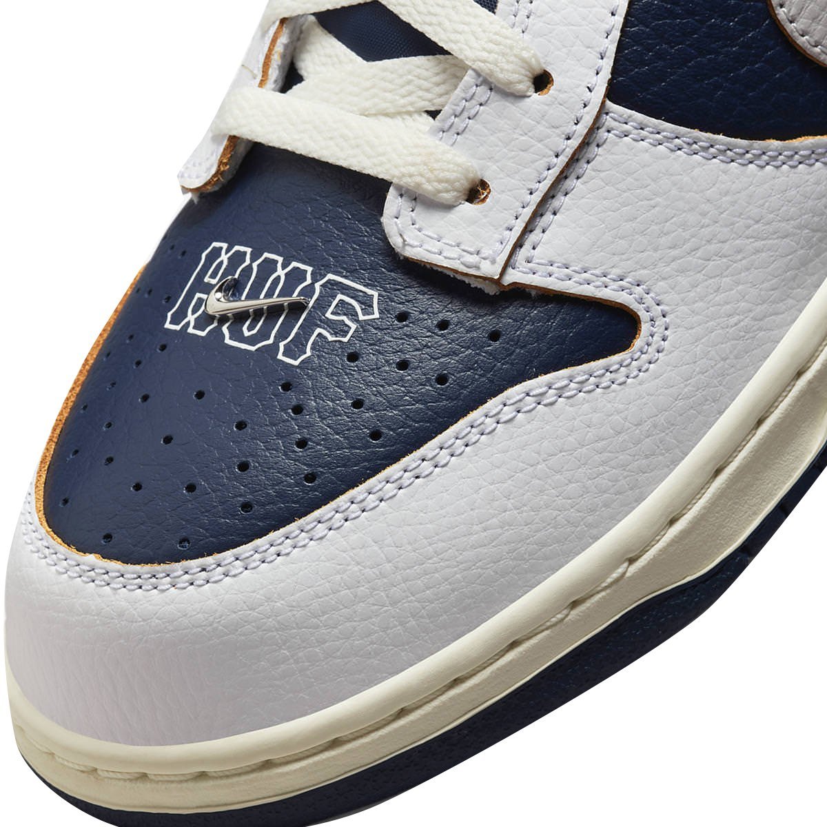 HUF x Nike Dunk Low SB 'New York' - Image 9