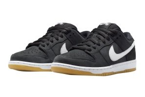 Nike Dunk Low SB 'Black Gum'